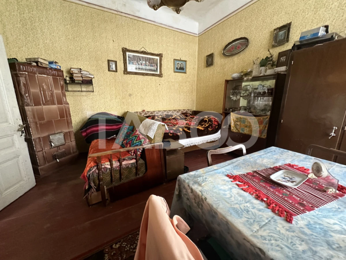 Casa cu potential de investitie in Fagaras judetul Brasov - 3