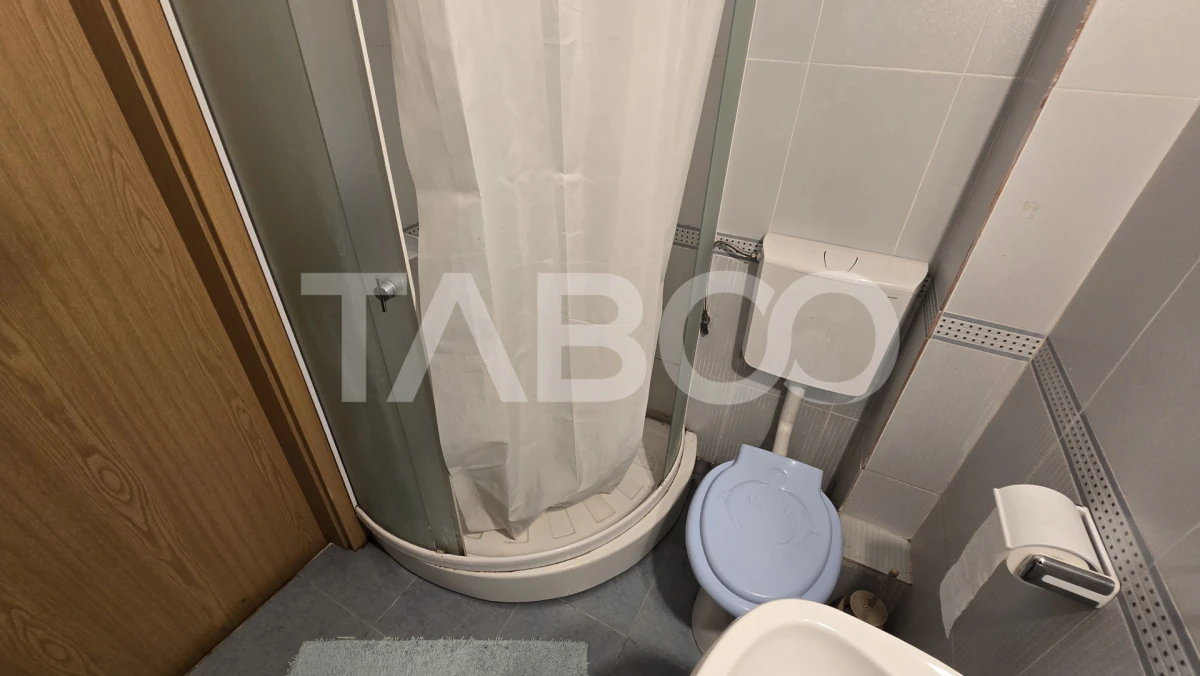 COMISION 0 - Apartament de vanzare cu 4 camere balcon parcare Lupeni - 9