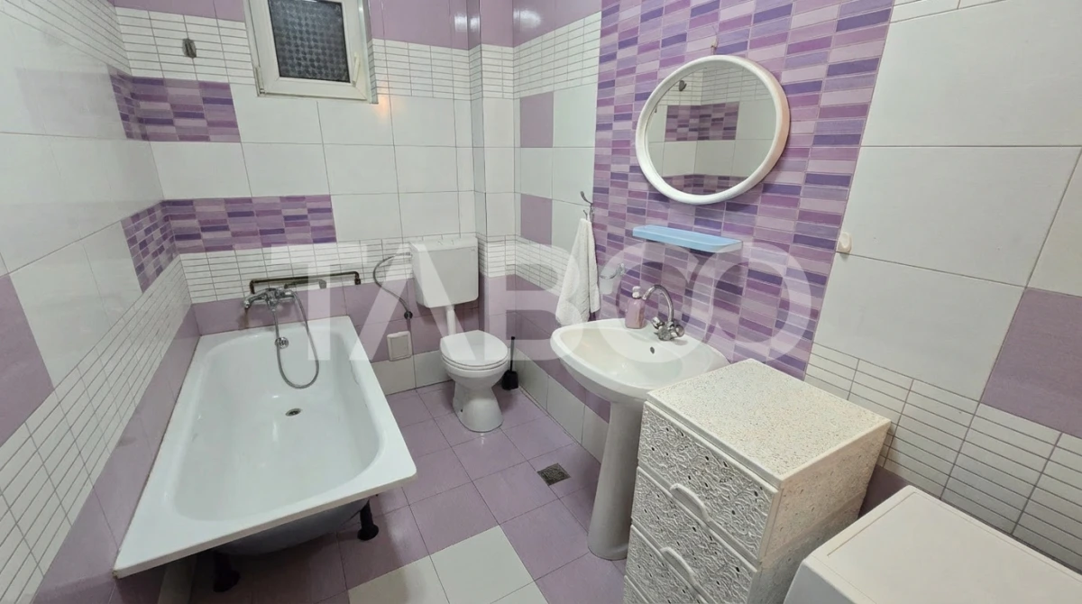 COMISION 0 - Apartament de vanzare cu 4 camere balcon parcare Lupeni - 8