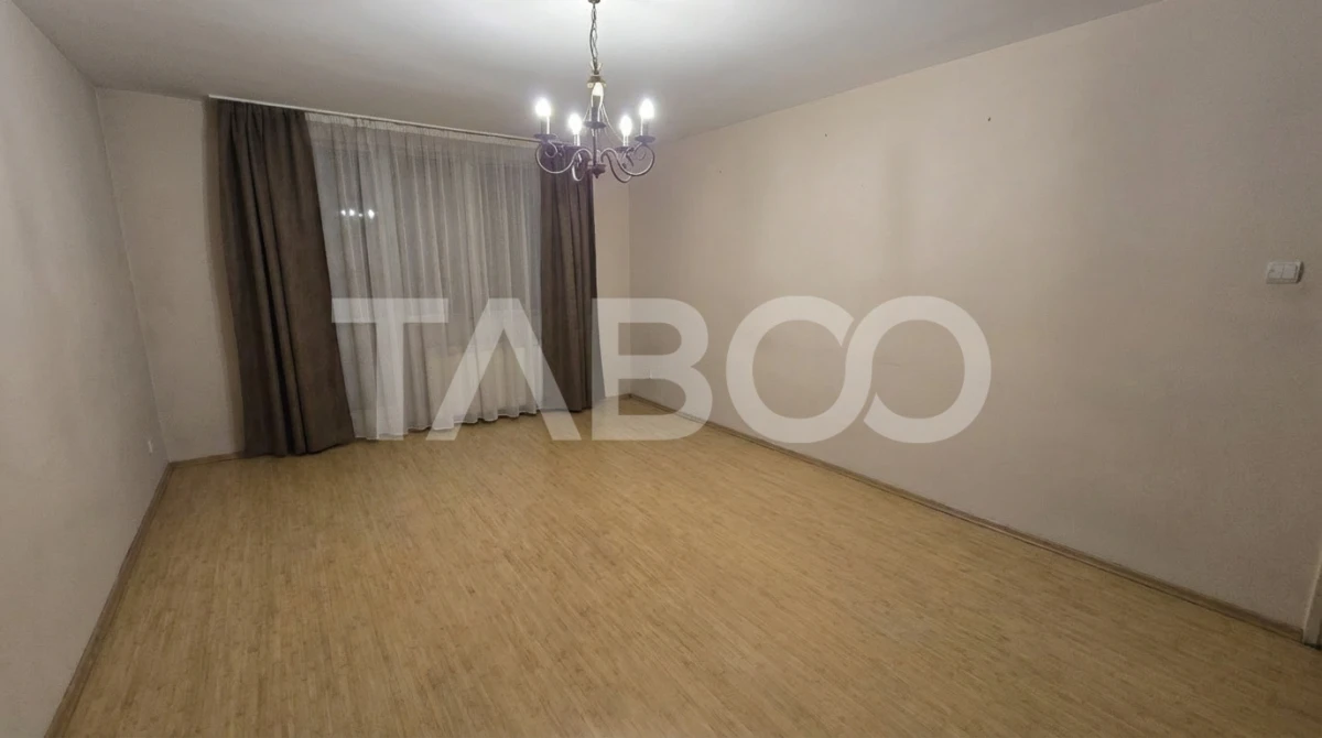 COMISION 0 - Apartament de vanzare cu 4 camere balcon parcare Lupeni - 5