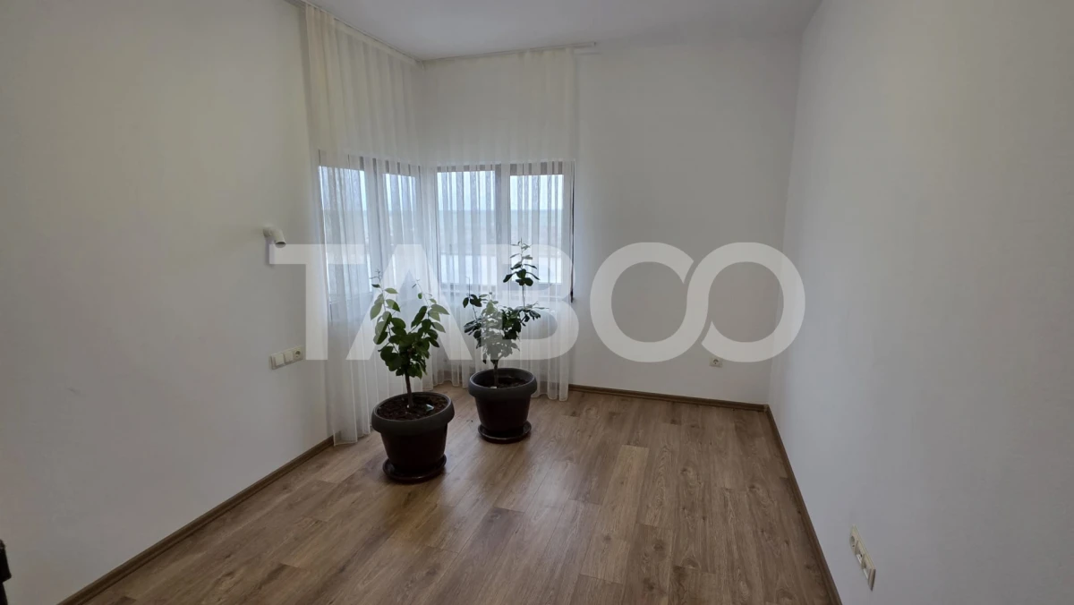 Apartament spatios 3 camere si balcon bloc nou zona rezidentiala Sebes - 3