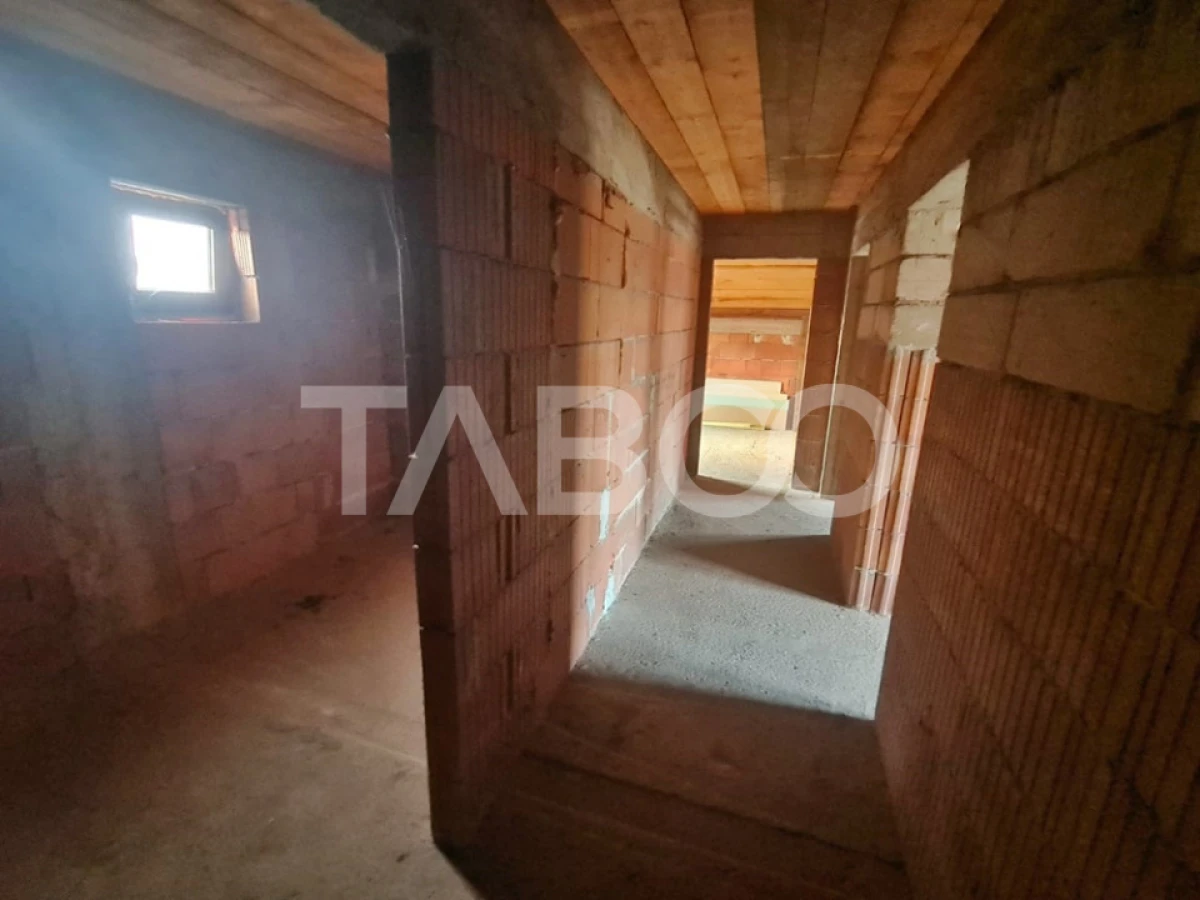 Casa la rosu de vanzare in Sebes-Lancram judetul Alba - 10