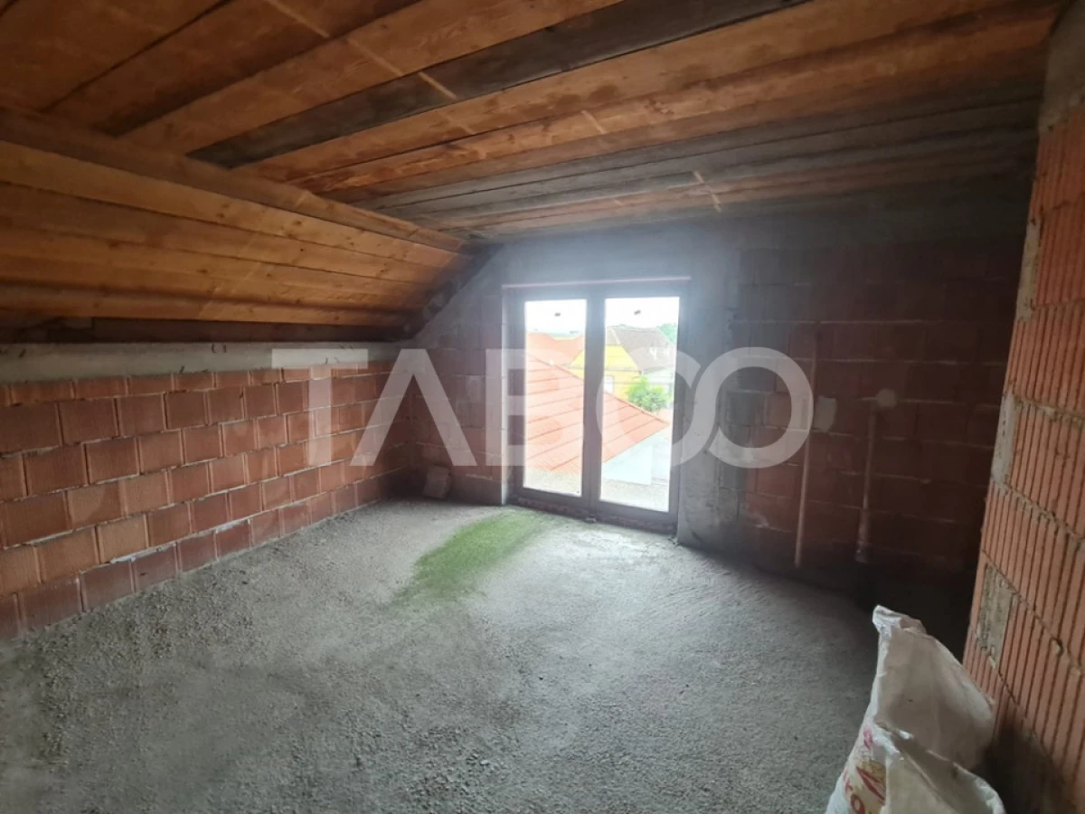 Casa la rosu de vanzare in Sebes-Lancram judetul Alba - 8