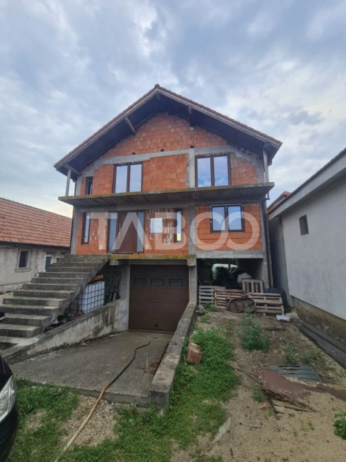Casa la rosu de vanzare in Sebes-Lancram judetul Alba - 2