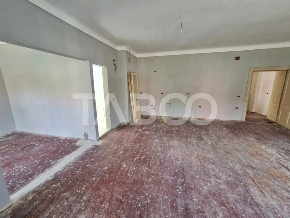 Spatiu comercial de inchiriat pe Lucian Blaga in centru Sebes - 7