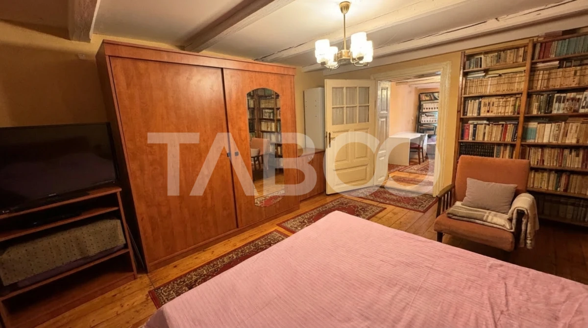 Casa de vanzare cu curte spatioasa loc relaxare si gradina Cornatel - 10