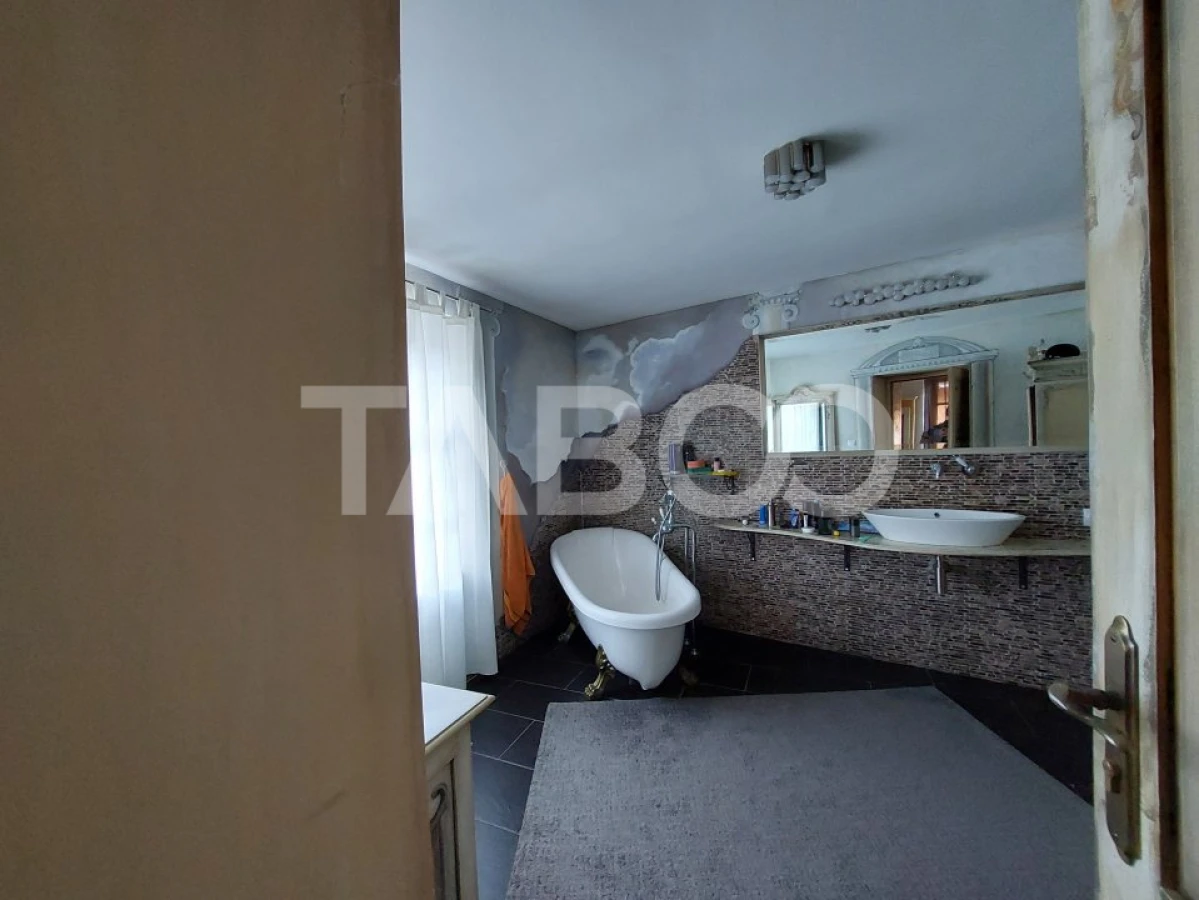 Casa de vanzare specific sasesc si atelier pret avantajos Cisnadioara - 8