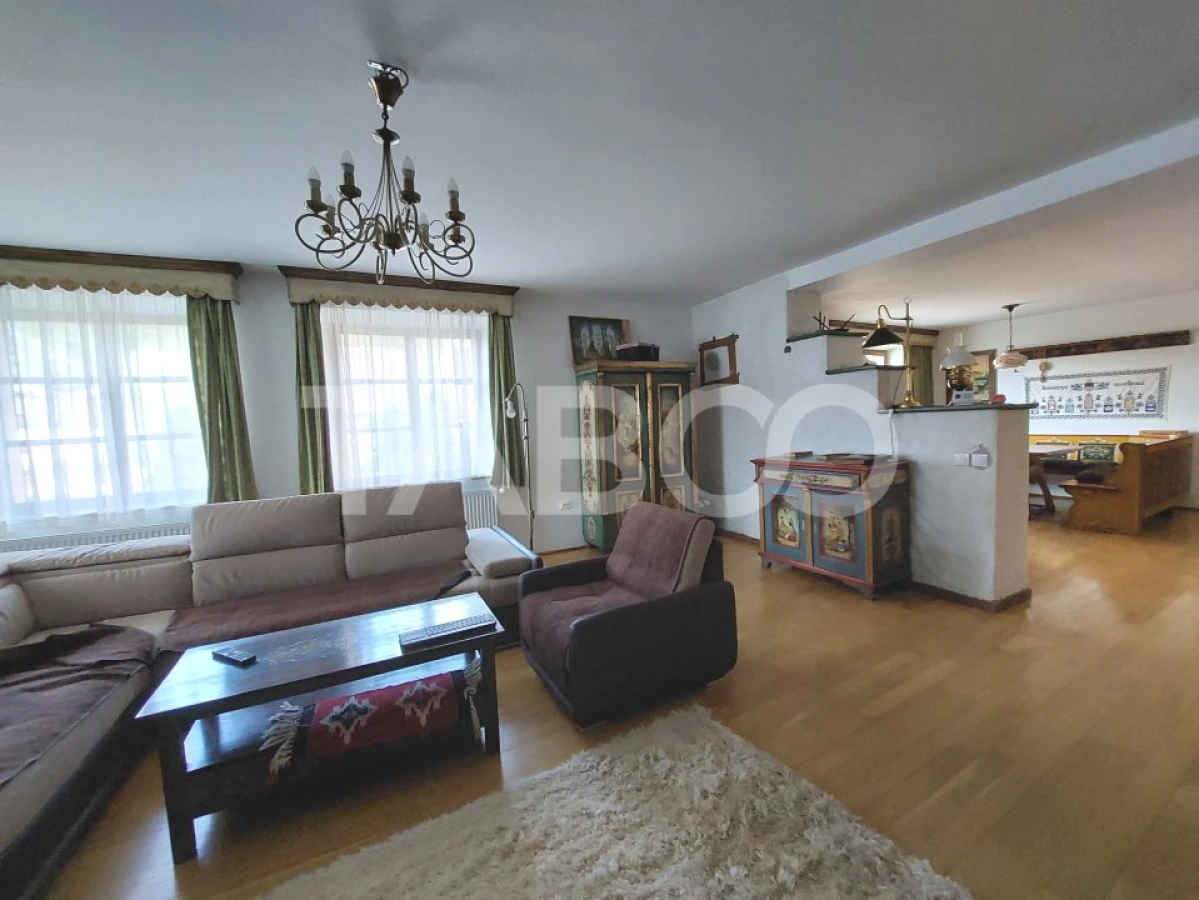 Casa de vanzare specific sasesc si atelier pret avantajos Cisnadioara - 3