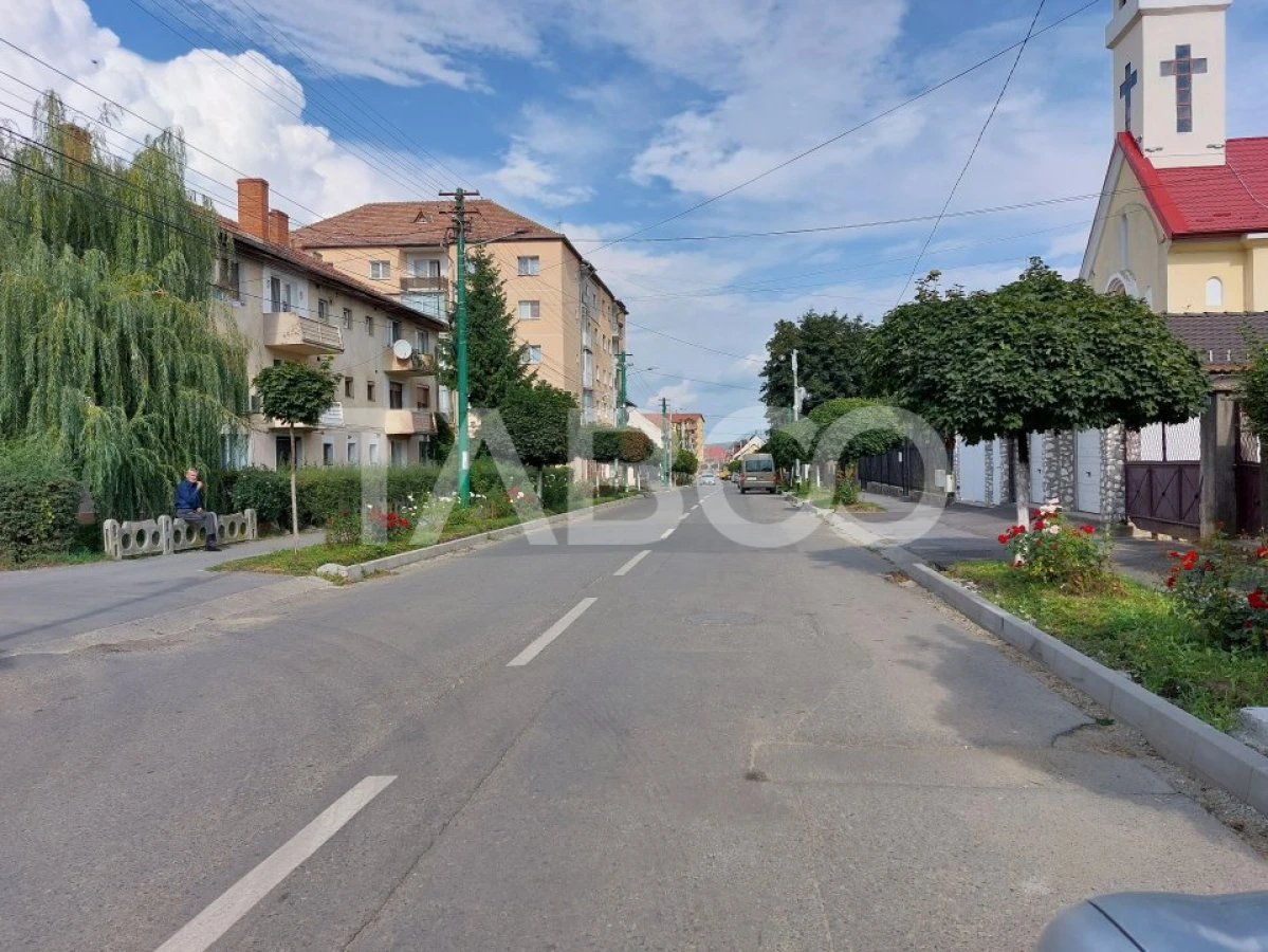 Apartament de vanzare 41 mp 2 camere etaj 2 balcon Cisnadie - 1