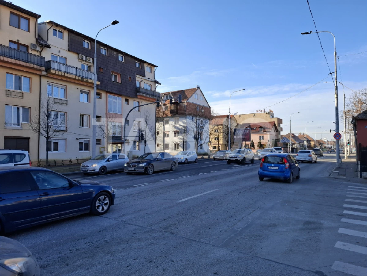 Spatiu comercial de vanzare chirias inclus Vasile Aaron - 1