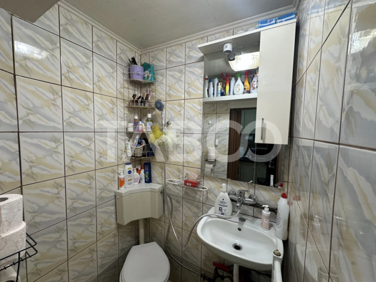 Garsoniera mobilata si utilata la etaj 2 zona Broscarie Sibiu - 5