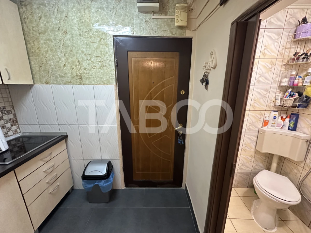 Garsoniera mobilata si utilata la etaj 2 zona Broscarie Sibiu - 4