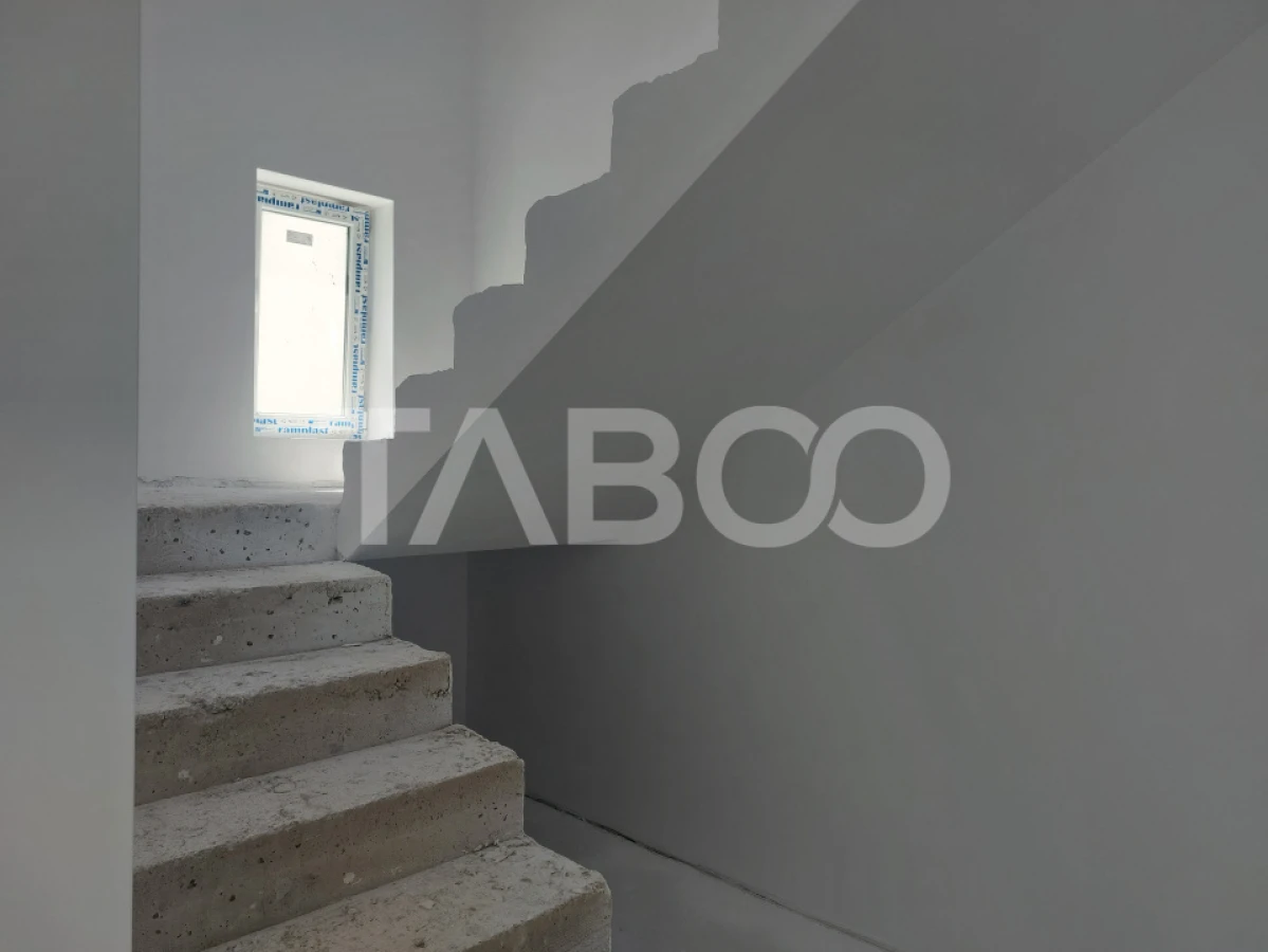 Duplex de vanzare 150 mp P+1E 4 camere 145 mp teren liber Cisnadie - 7