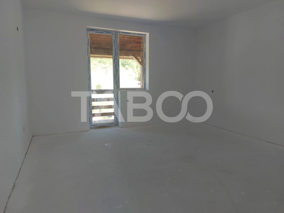 Duplex de vanzare 150 mp P+1E 4 camere 145 mp teren liber Cisnadie - 5