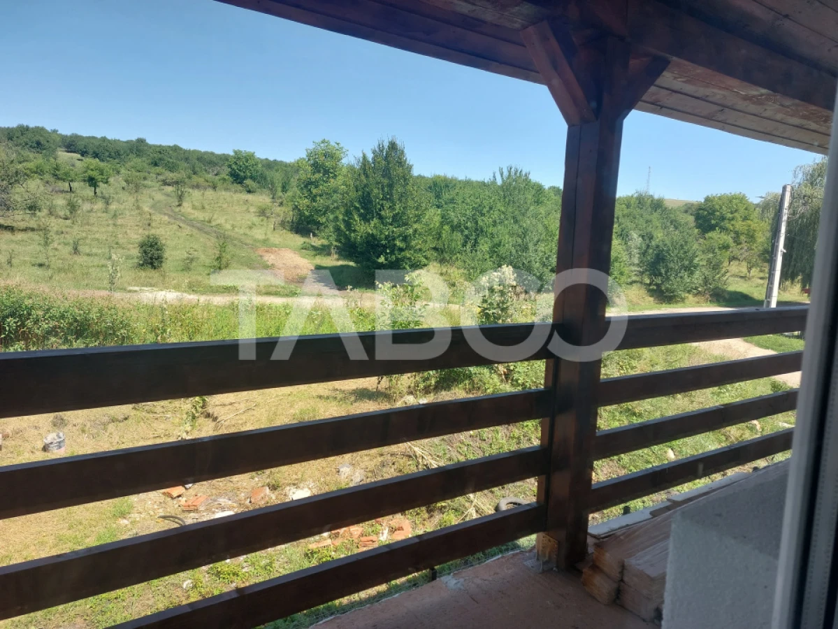 Duplex de vanzare 150 mp P+1E 4 camere 145 mp teren liber Cisnadie - 2