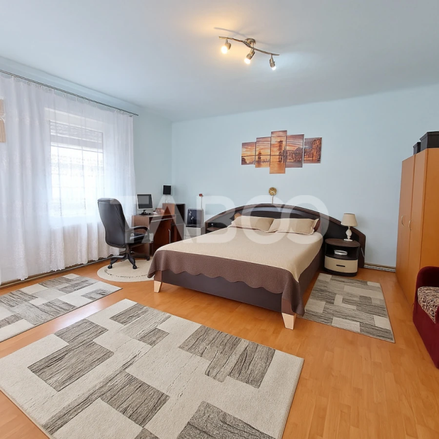 Casa de vanzare Vasile Aaron 3 camere si teren / curte comuna 1 vecin - 9