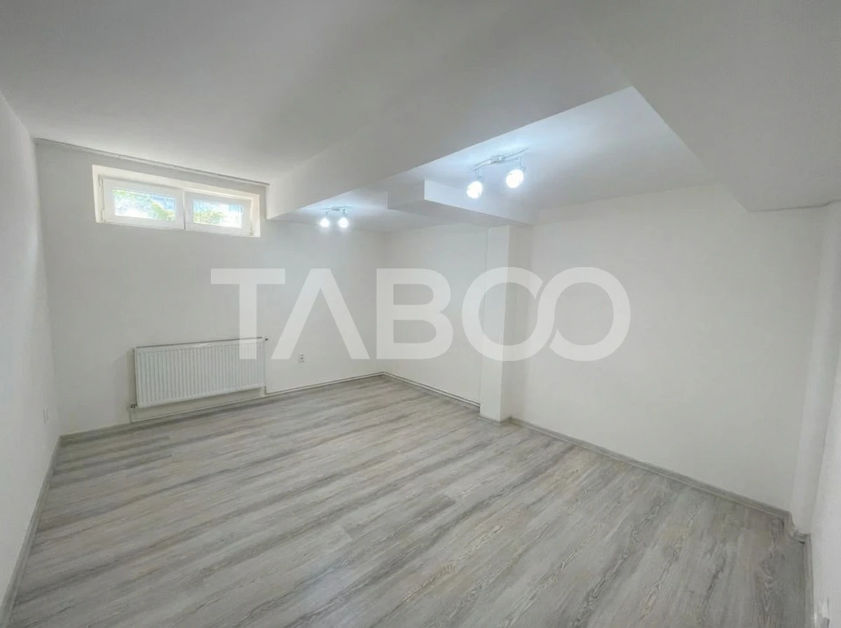 Garsoniera renovata decomandata 32 mp utili in Sibiu - 2