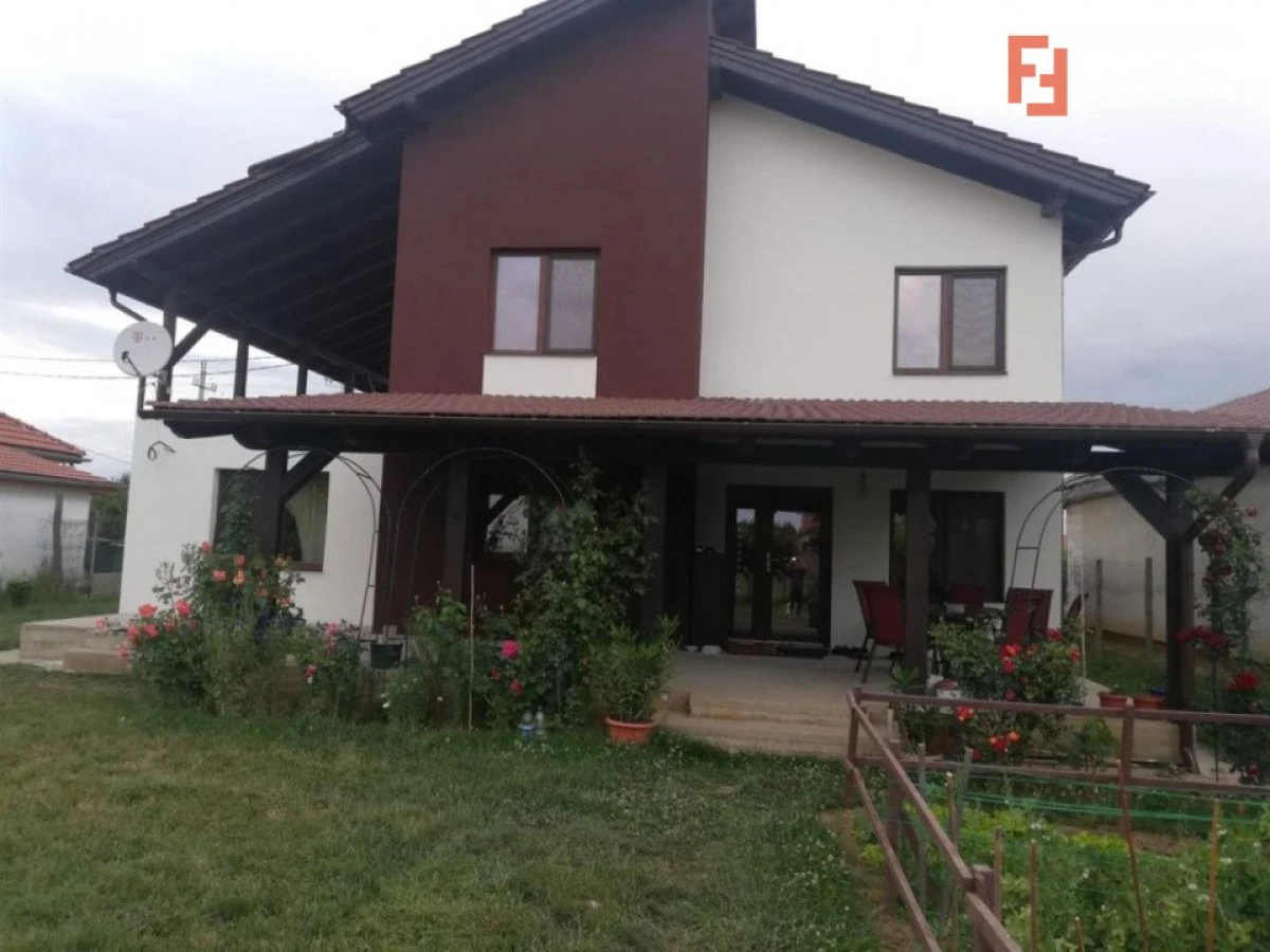 Casa individuala cu 5 camere de vanzare in Sag - ID V155 - 9