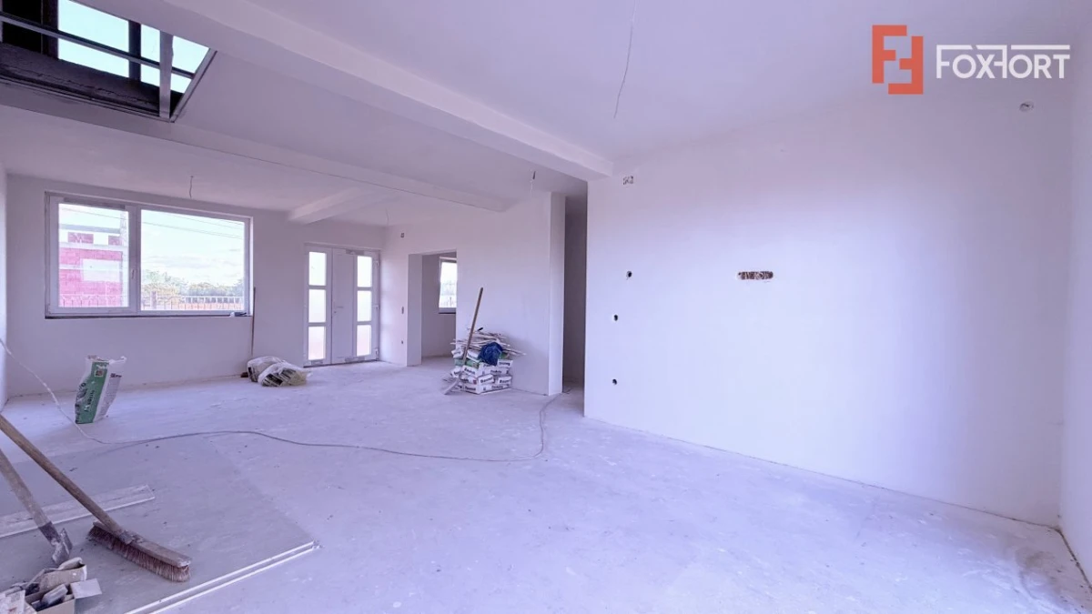 Casa tip triplex, cu 2 camere, de vanzare in Sanandrei. - 2