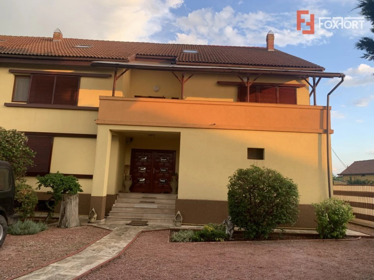 Vila Duplex cu lac si piscina Giarmata Vii cu 5880 mp de teren - ID V5269 - 4