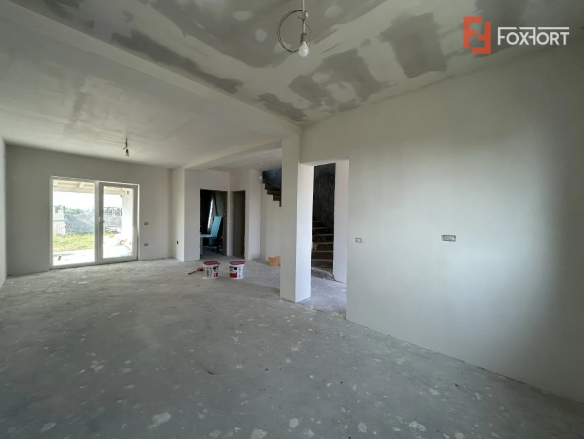 Duplex 4 camere si asfalt, Sacalaz - Parter + Etaj - ID V5368 - 2