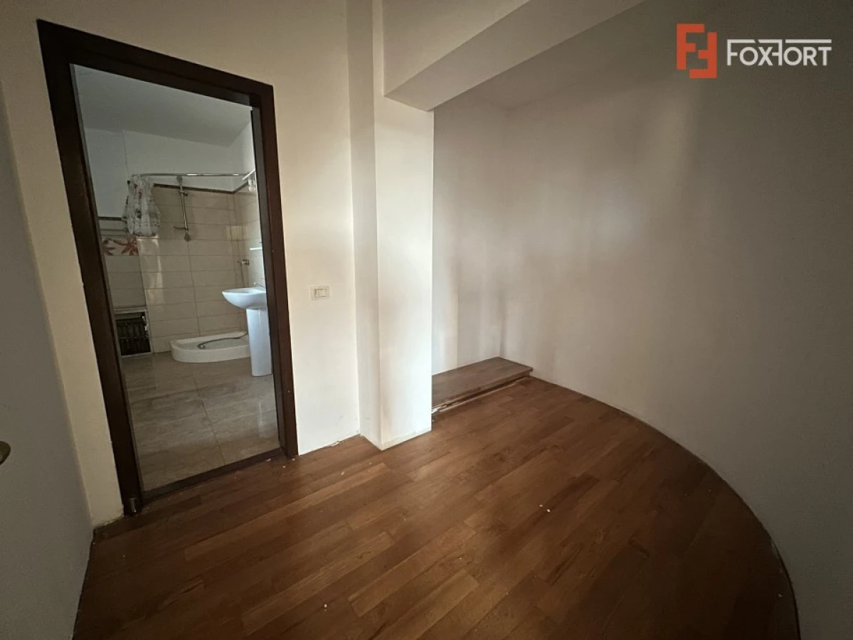 Casa individuala cu 10 camere si piscina, in Dumbravita - ID C5624 - 9