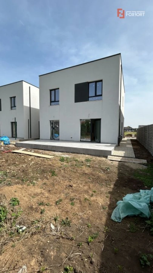 Duplex 5 camere spatios, cu 3 locuri de parcare - Dumbravita - 1