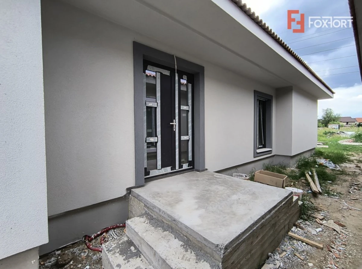 Casa individuala cu 4 camere si teren de 860 mp, zona Giroc - 1