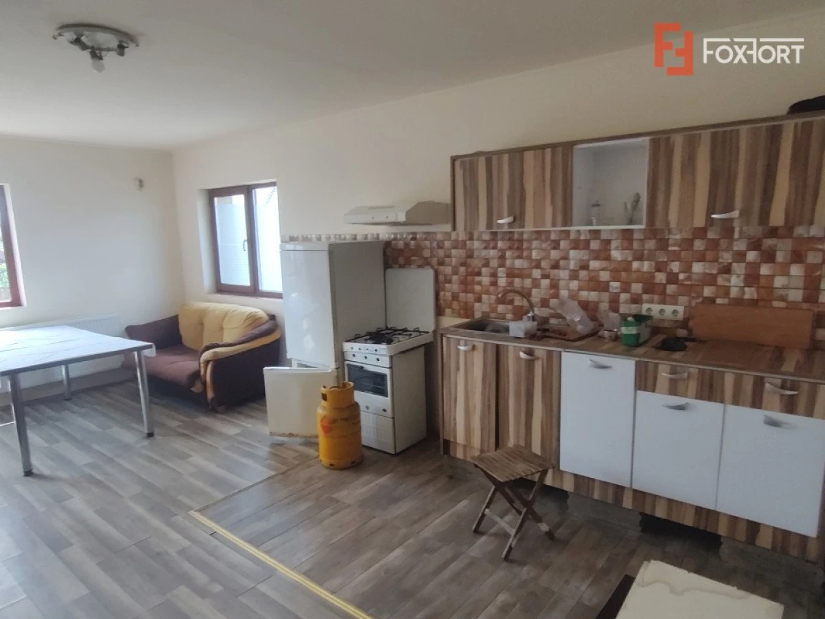 Casa de inchiriat pe 3 niveluri in Dumbravita, pretabila muncitori - 2