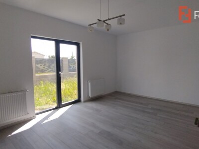 Casa individuala, 3 camere, la drum asfaltat, Sacalaz - Zona de Vest