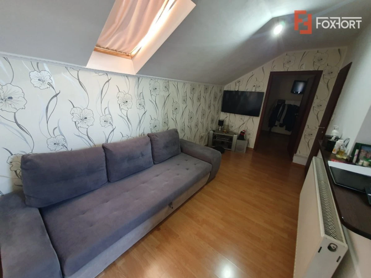 Apartament de vanzare cu 2 camere si balcon, zona Shopping City - 1