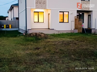 Casa tip triplex cu priveliste de vis in Giroc - V7245