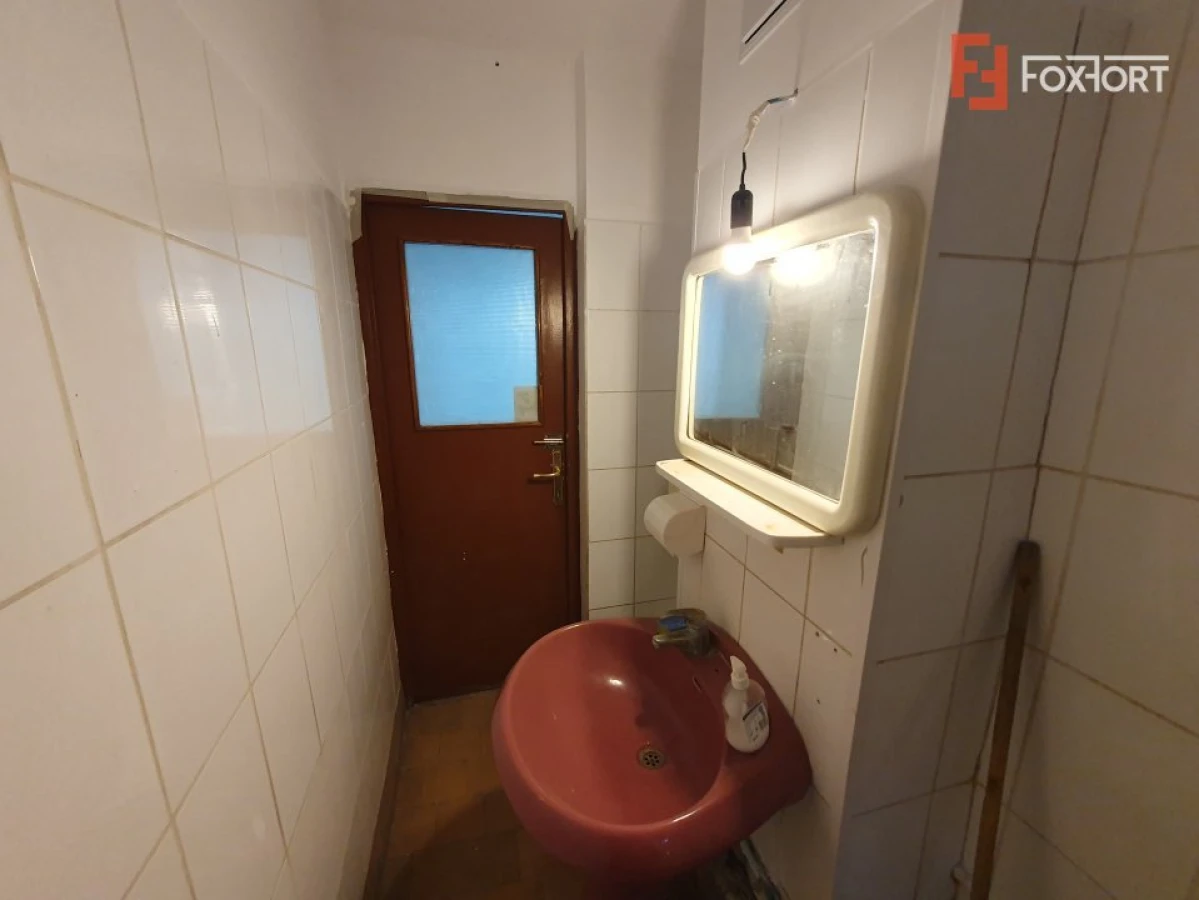 Spatiu comercial cu 2 camere de inchiriat - zona Piata Doina - 10