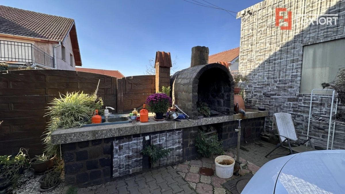 Casa individuala, 160 mp cu atelier auto 110 mp, in Utvin - 4