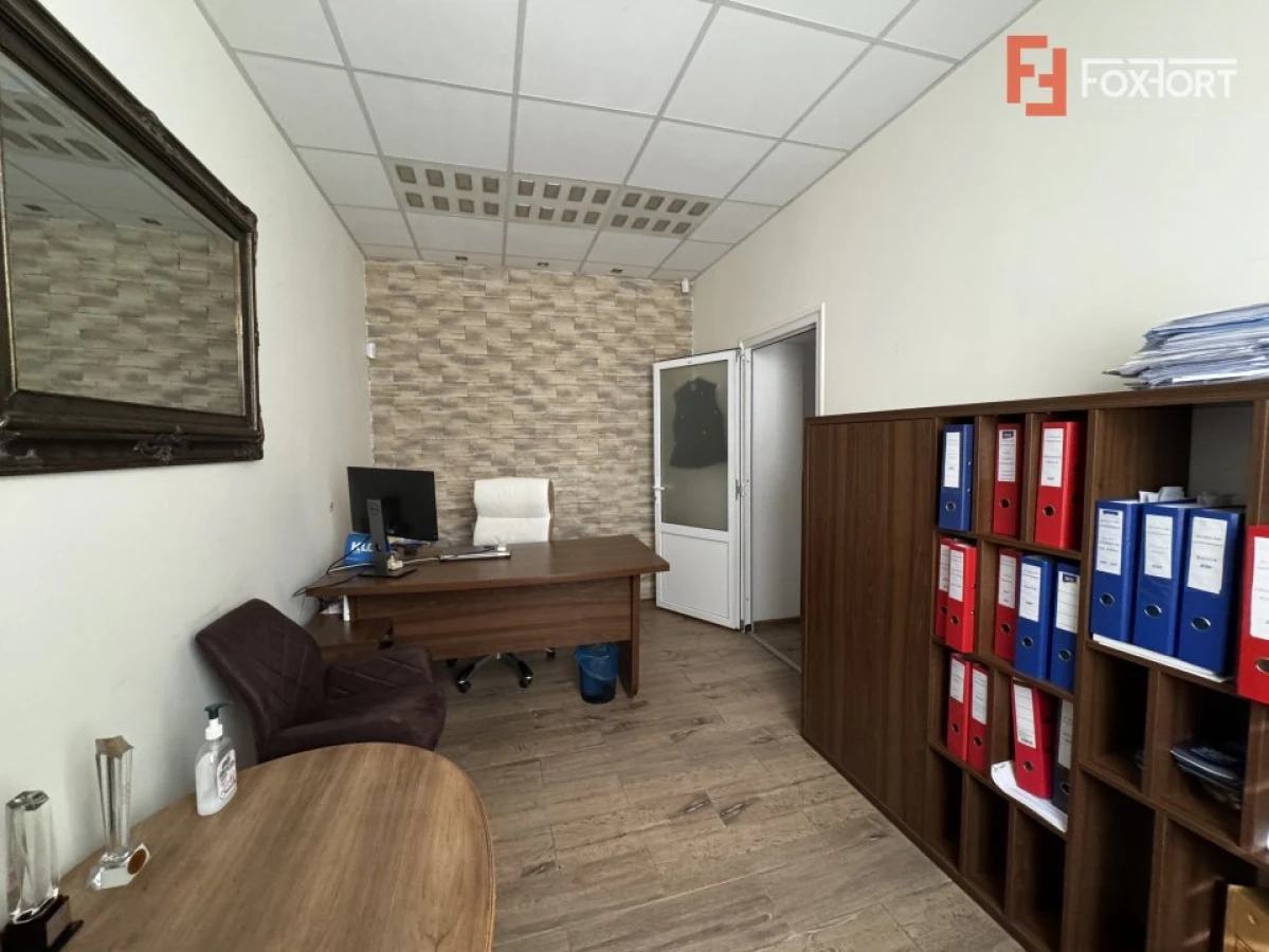 Comision 0, Birouri + hala depozitare si curte 2053 mp, - ID C7998 - 8