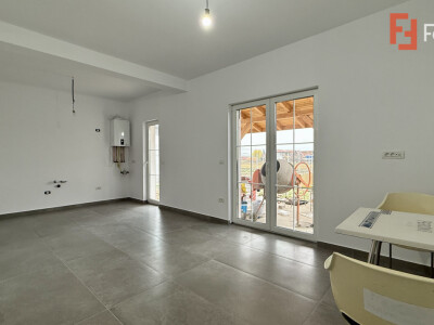 Duplex Mosnita cu 4 camere si teren de 350 mp