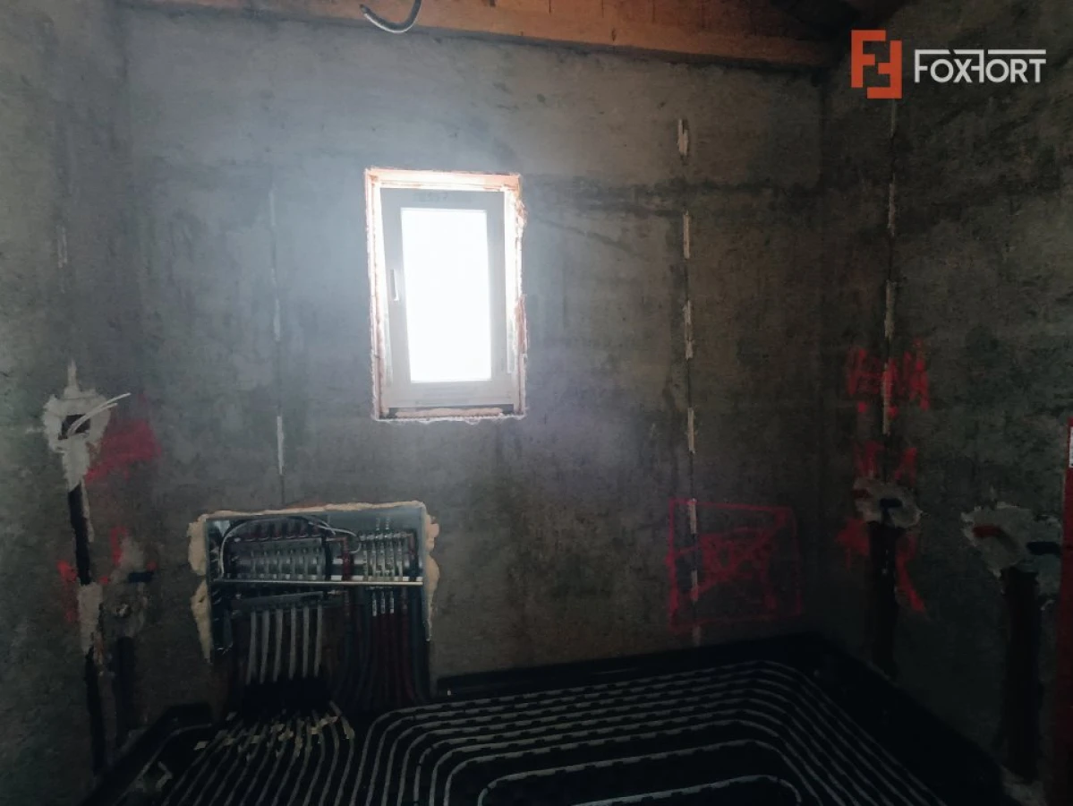 Duplex 4 camere si teren de 300 mp - zona Mosnita Veche - 8