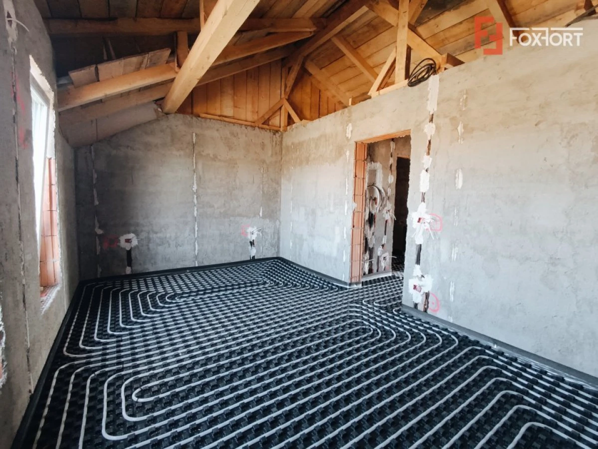 Duplex 4 camere si teren de 300 mp - zona Mosnita Veche - 6