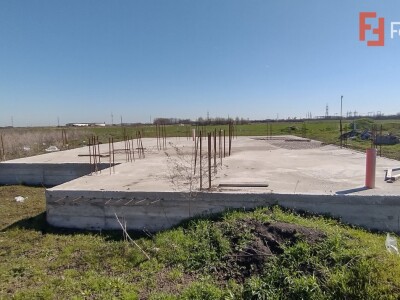 Teren de vanzare, Sacalaz - 672 mp, bransat gaz si curent