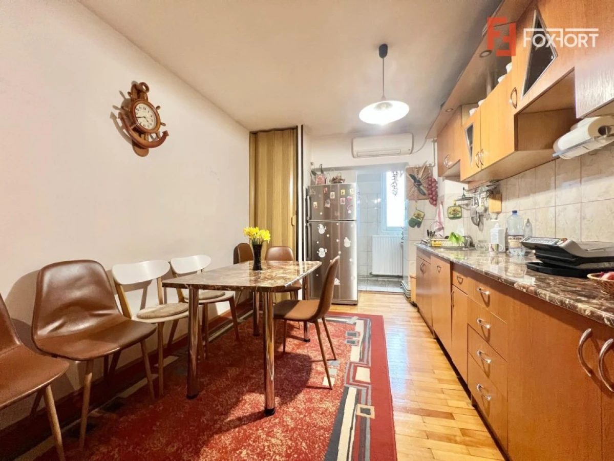 Apartament cu 3 camere, etaj 5 de vanzare, zona Lunei - 5