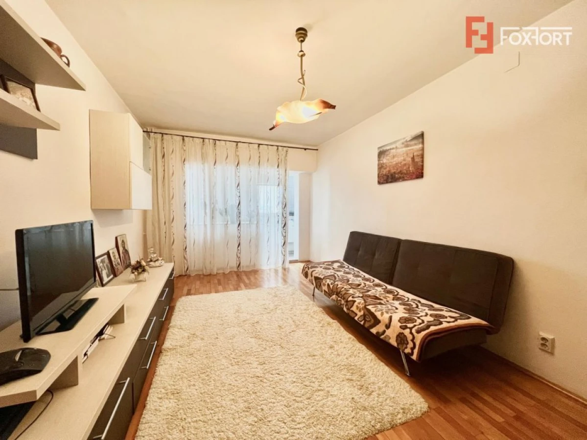 Apartament cu 3 camere, etaj 5 de vanzare, zona Lunei - 1