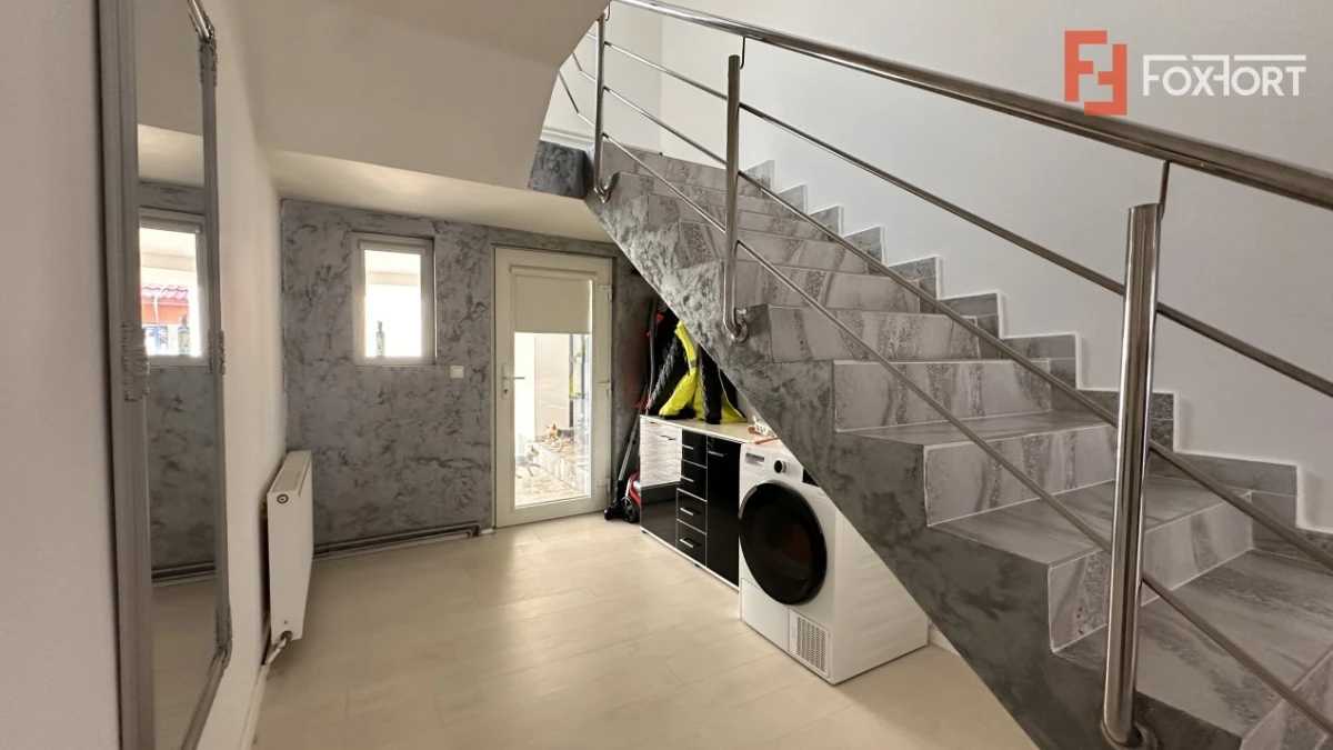 Casa individuala 8 camere, 400 mp, in Mosnita Noua vatra satului - 8