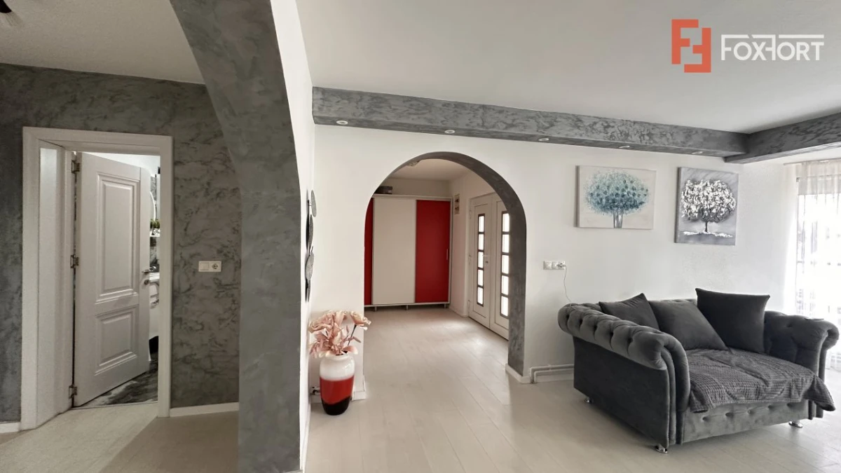 Casa individuala 8 camere, 400 mp, in Mosnita Noua vatra satului - 3