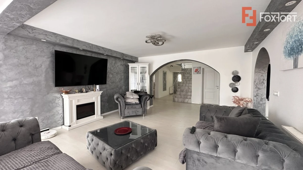 Casa individuala 8 camere, 400 mp, in Mosnita Noua vatra satului - 2