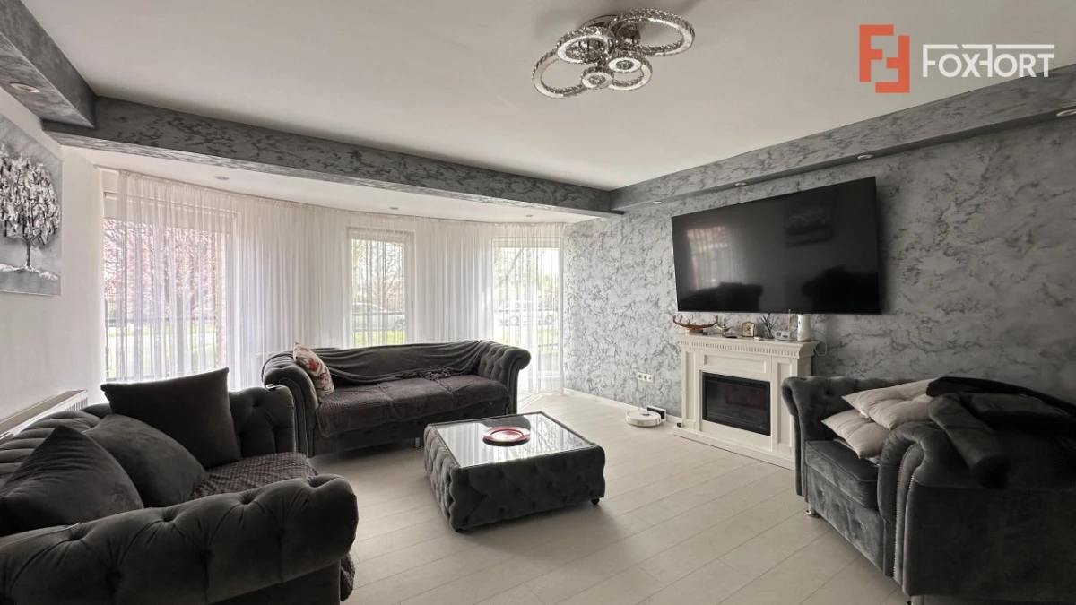 Casa individuala 8 camere, 400 mp, in Mosnita Noua vatra satului - 1