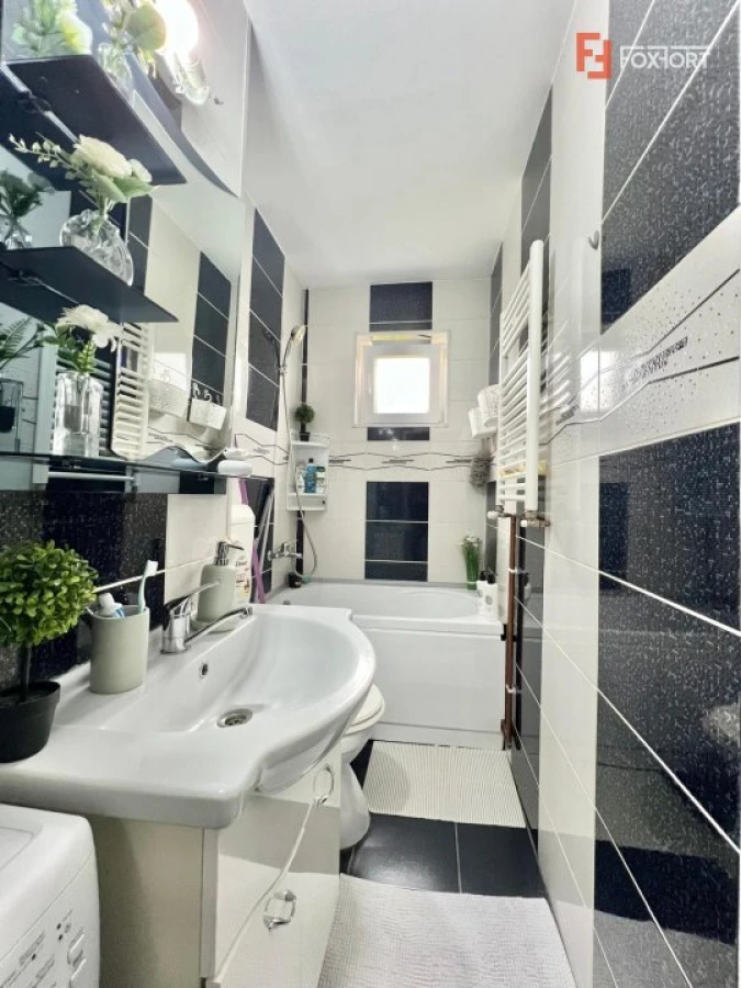 Apartament cu 3 camere, etaj 4 de vanzare, zona Spitalul Judetean - 10