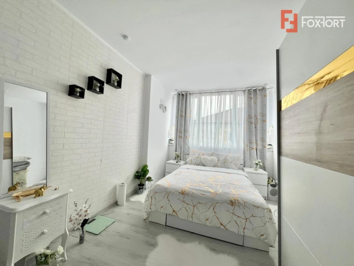 Apartament cu 3 camere, etaj 4 de vanzare, zona Spitalul Judetean - 5