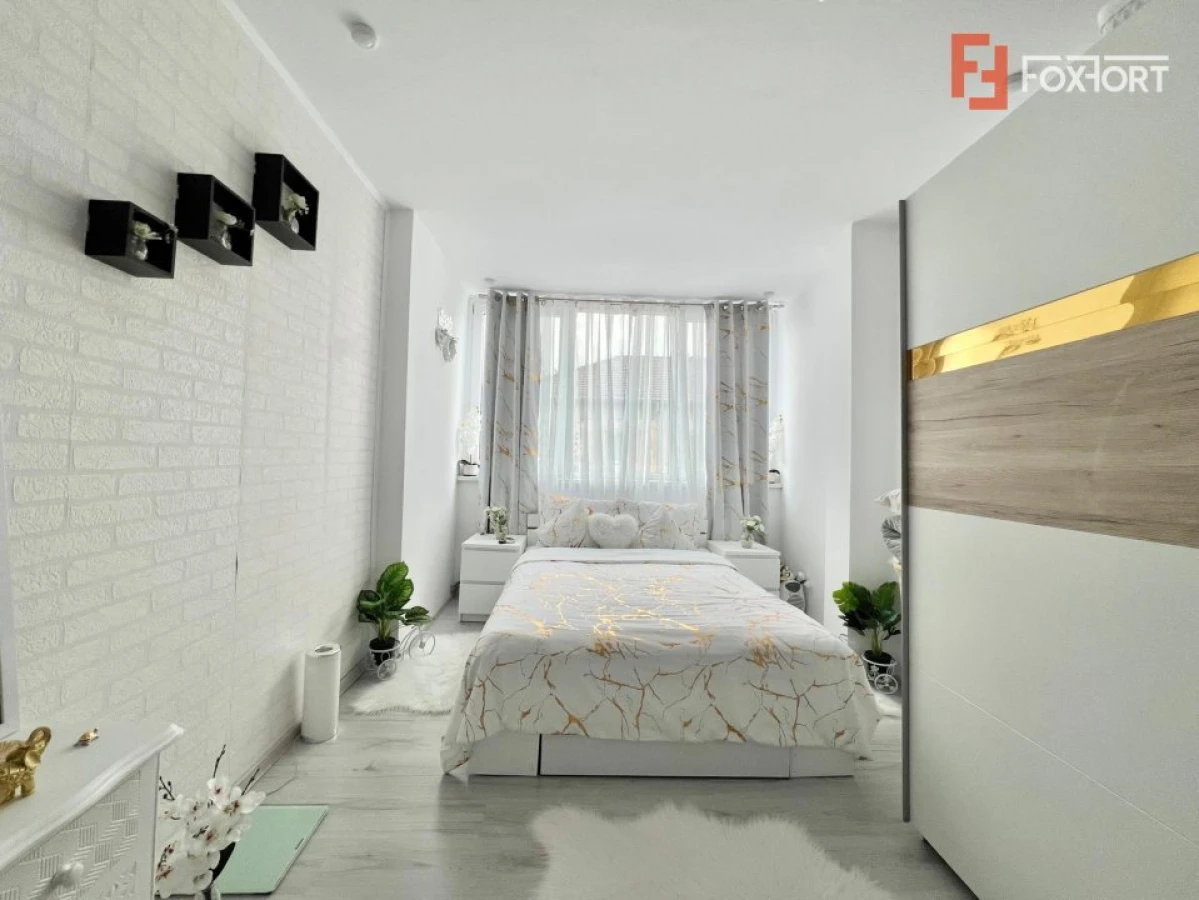 Apartament cu 3 camere, etaj 4 de vanzare, zona Spitalul Judetean - 4