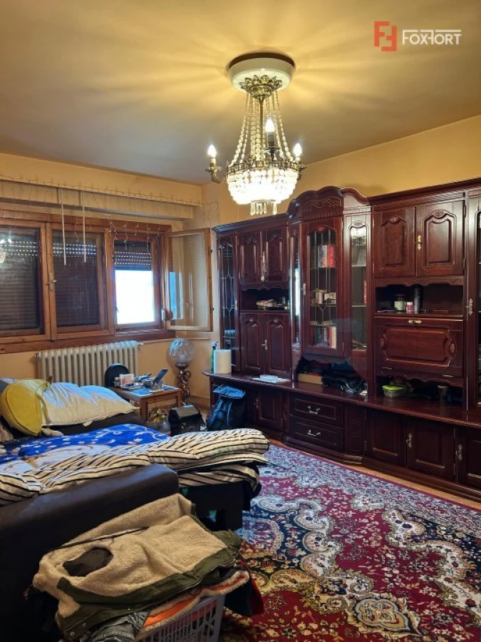 Apartament cu 3 camere, decomandat - zona Aradului - 1