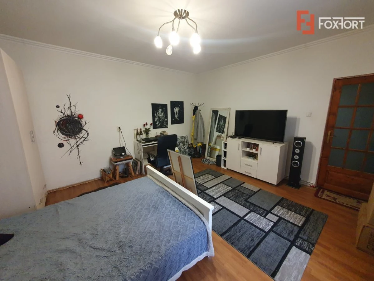 Apartament cu 2 camere decomandat, cladire istorica - Sinaia - 4